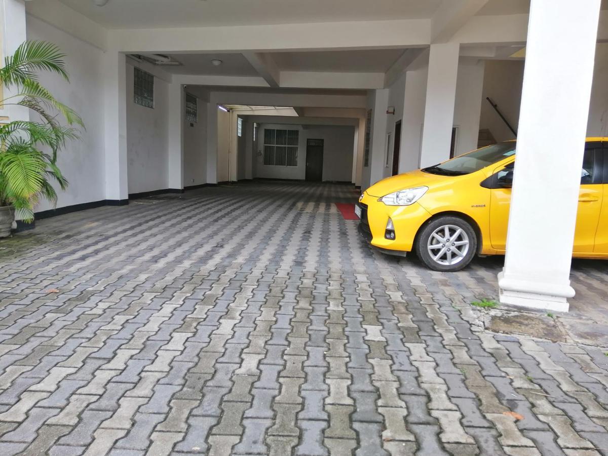 Reliance Hotel Boralesgamuwa Экстерьер фото