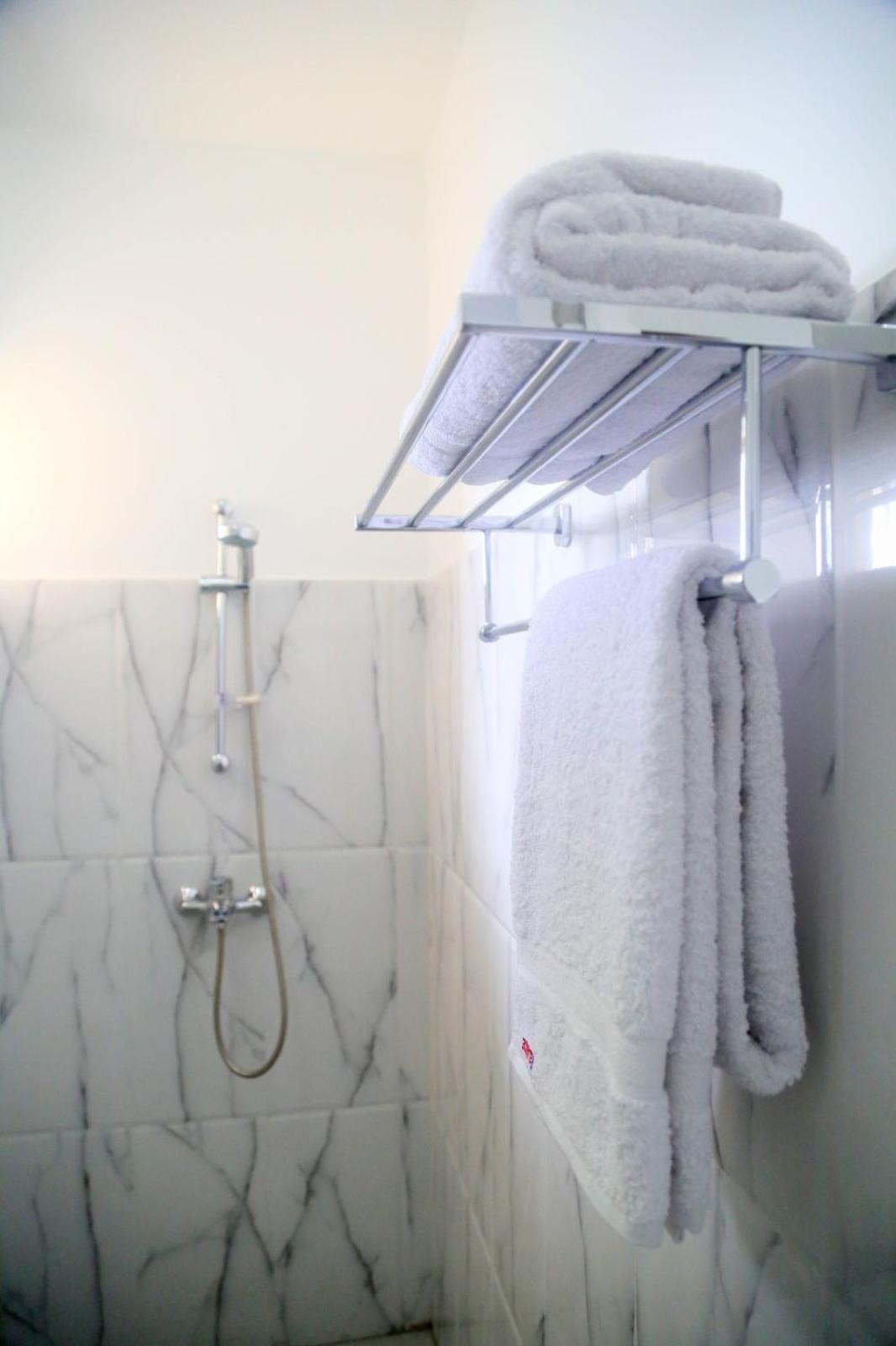 Reliance Hotel Boralesgamuwa Экстерьер фото