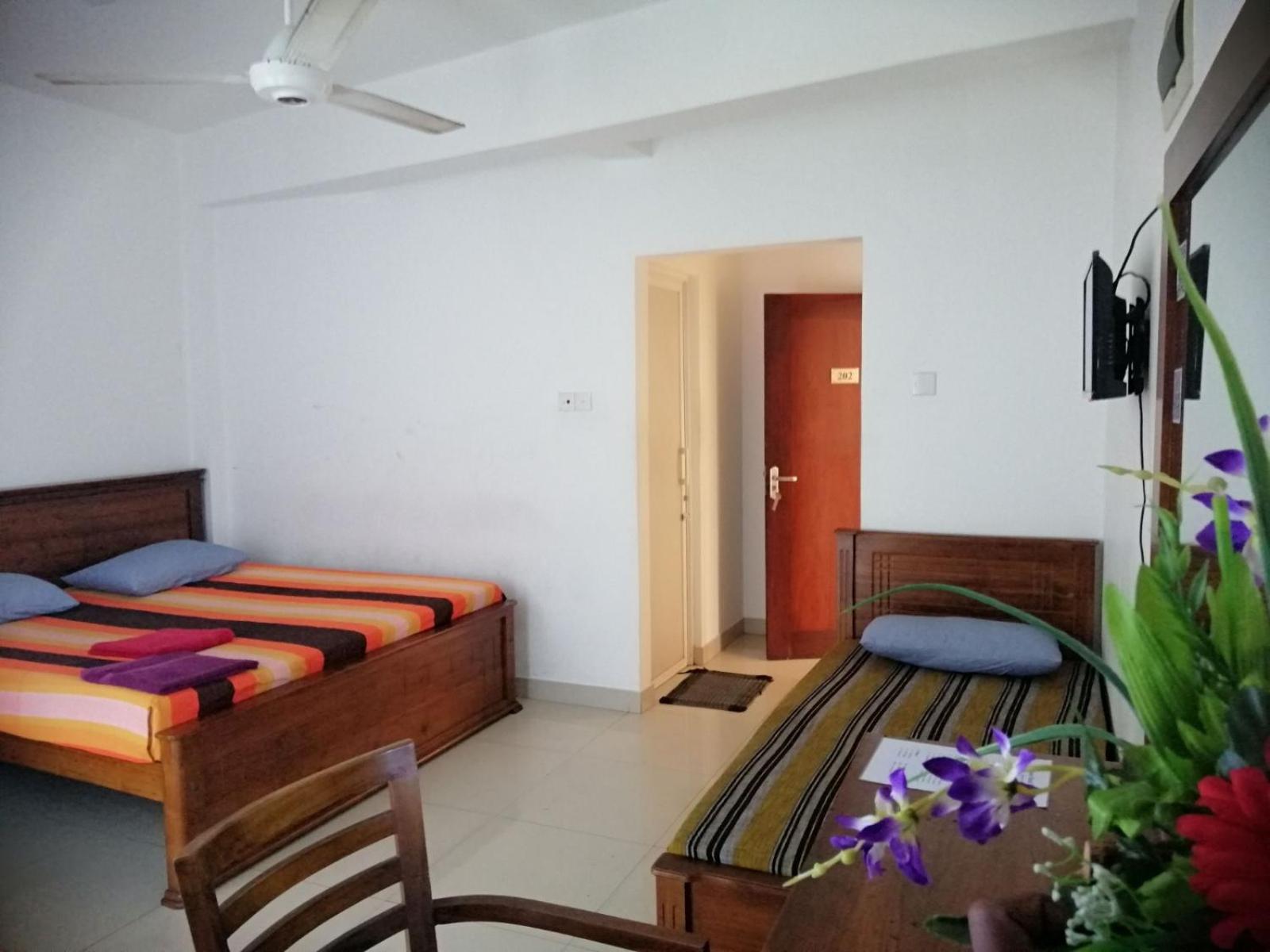 Reliance Hotel Boralesgamuwa Экстерьер фото