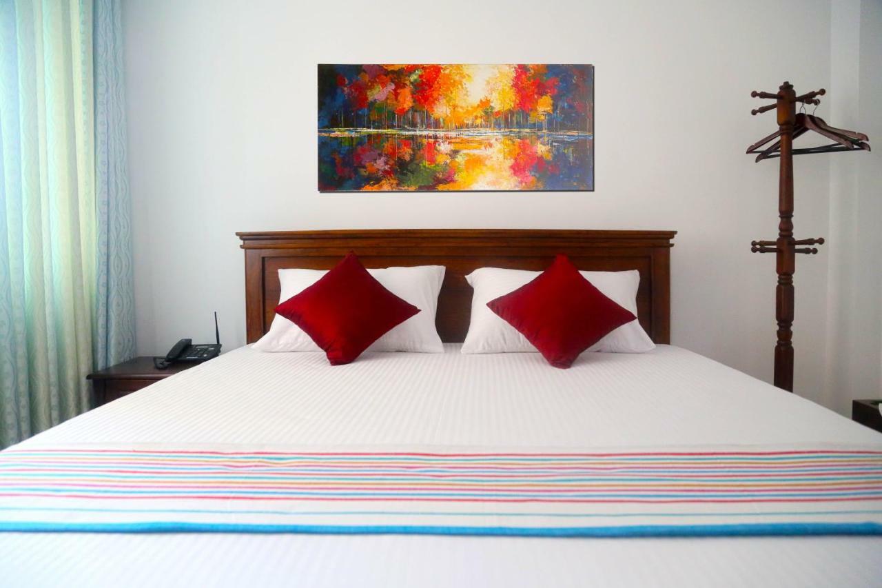 Reliance Hotel Boralesgamuwa Экстерьер фото